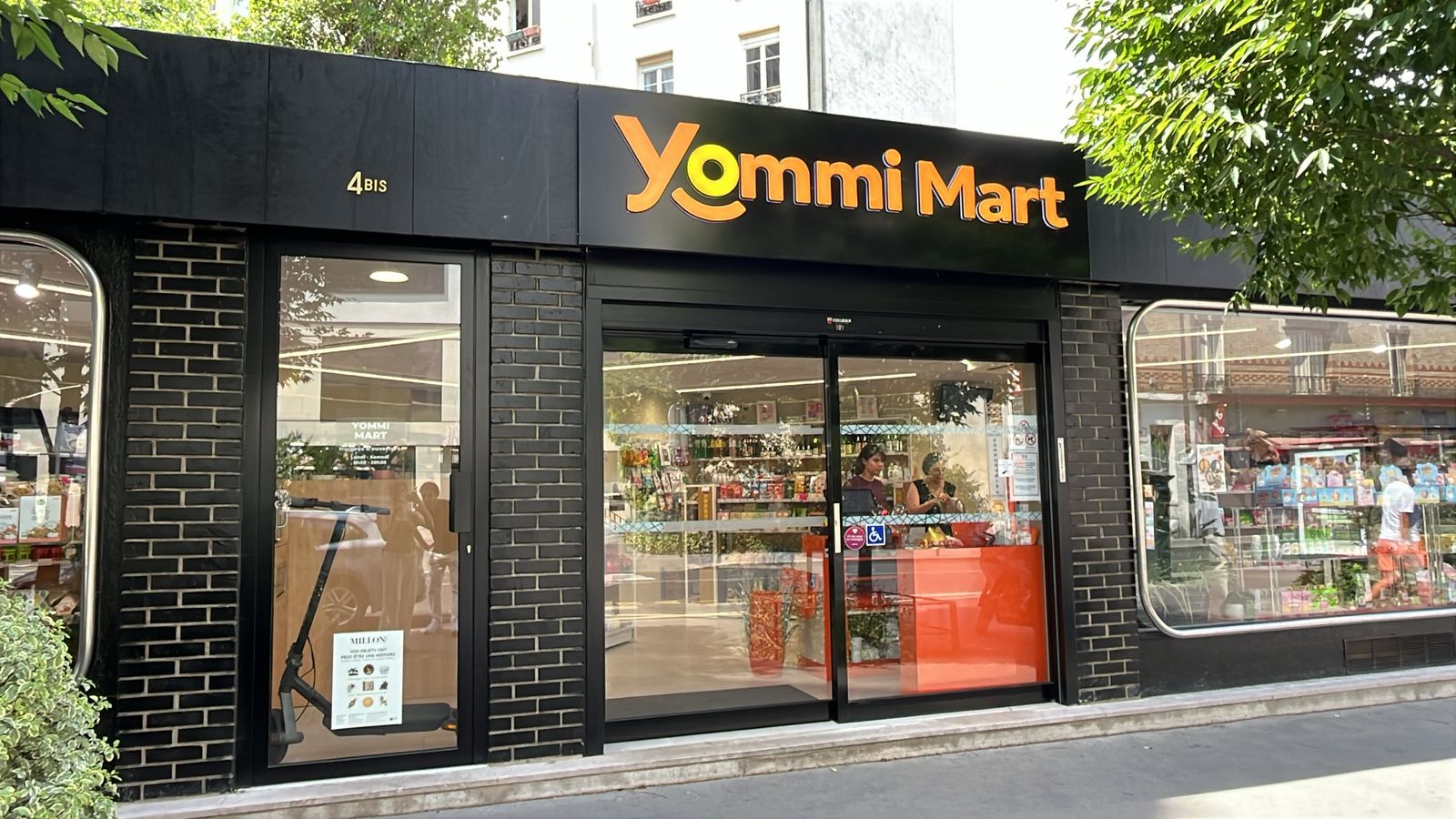 Devanture de l'épicerie asiatique Yommi Mart, 4 bis rue des 4 cheminées à Boulogne-Billancourt